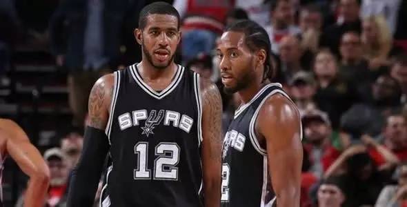 球和底线的 球和底线的